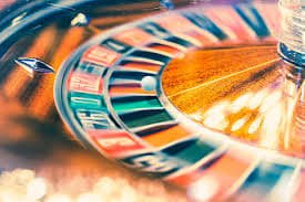 Người chơi Vietnam thưởng thức trò chơi Nổ hũ Slot Online trên điện thoại vipvin